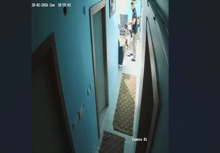 14 aylık bebek ve babası komşuları tarafından darbedilmişti: Güvenlik kamerası görüntüleri ortaya çıktı