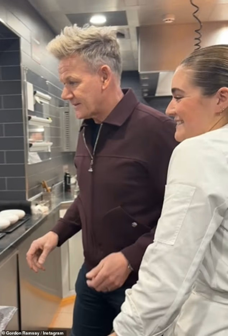 ‘Torpilli çocuk işini sevmiyorum’ demişti… Ünlü şef kendi kızını lüks restoranında aşçı yaptı… En dipten en tepeye yükselecek