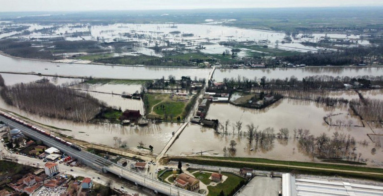 Kentte kırmızı alarm verilmişti Tehlike azaldı, geçişler kontrollü yapılıyor