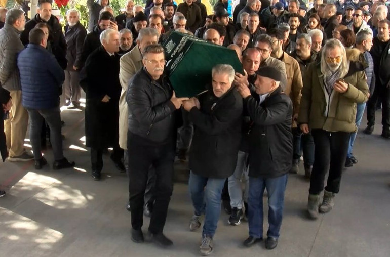 Usta oyuncu Ali Tutal son yolculuğuna uğurlandı Benim kuşağım artık böyle kayıplarla yaşamaya devam ediyor