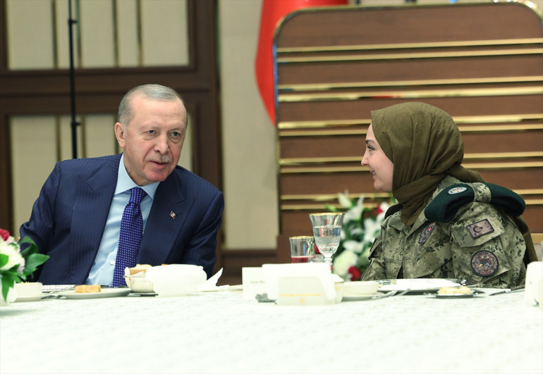 Son dakika... Cumhurbaşkanı Erdoğandan Terörsüz Türkiye mesajı: Aziz milletimizle birlikte bu süreci ilmek ilmek dokuyoruz