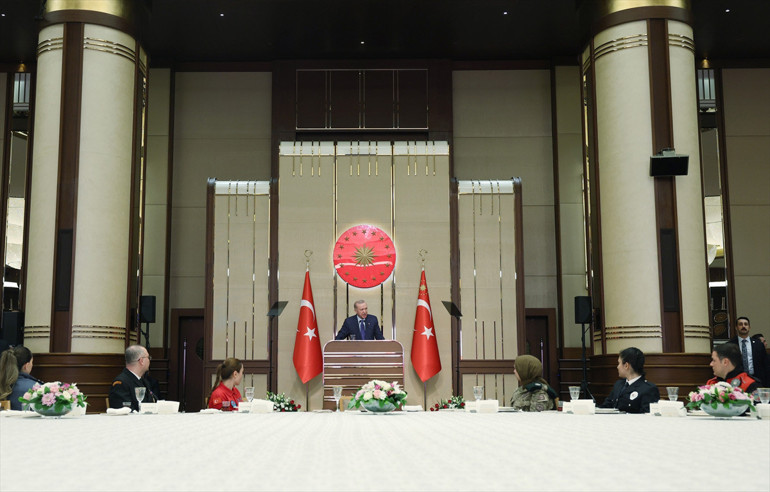 Son dakika... Cumhurbaşkanı Erdoğandan Terörsüz Türkiye mesajı: Aziz milletimizle birlikte bu süreci ilmek ilmek dokuyoruz
