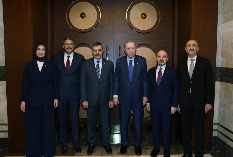 Son dakika... Cumhurbaşkanı Erdoğandan Terörsüz Türkiye mesajı: Aziz milletimizle birlikte bu süreci ilmek ilmek dokuyoruz
