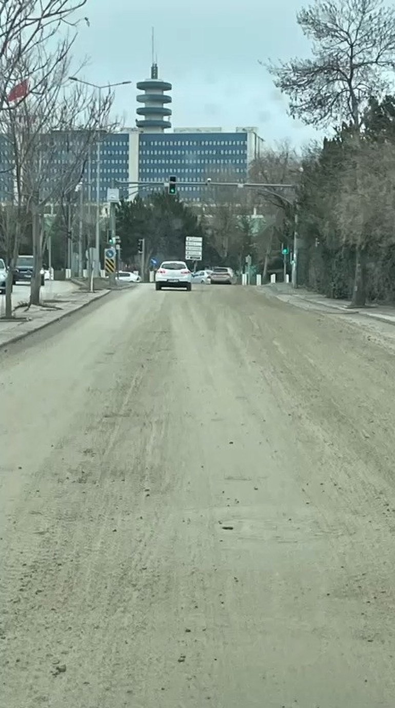 Dikmen ve Oran’da çamur isyanı... Asfaltı gören var mı