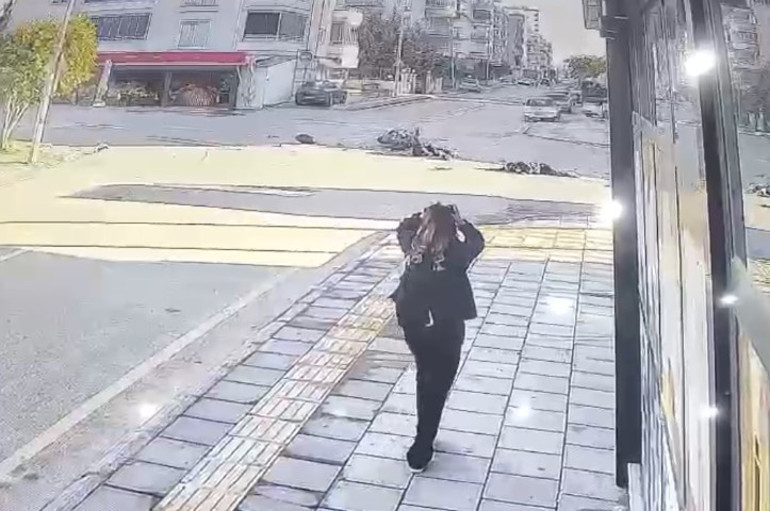 16 yaşındaki Defnenin ölümü kamerada Arkadaşıyla birlikte yere savruldular