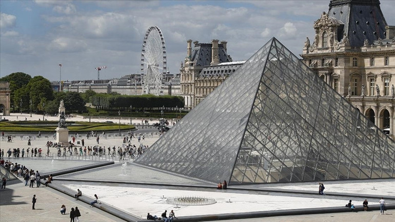 Louvre Müzesinin yeni müdürü belli oldu