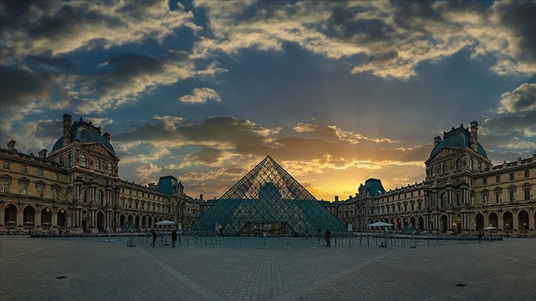 Louvre Müzesinin yeni müdürü belli oldu