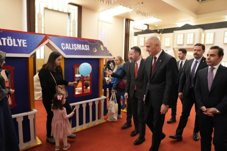 Külliye’de Ramazan’a yoğun ilgi: Bakan Ersoy atölyeleri inceledi