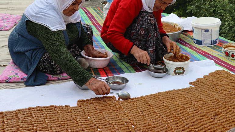 Yazın hazırlanıp kışın sofralara gelen asırlık lezzet: Keş tatlısı