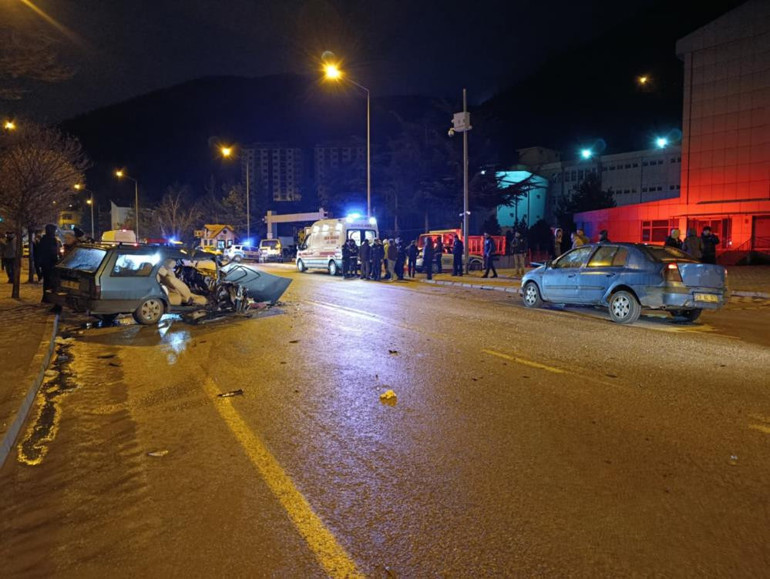Gümüşhane’de iftara dakikalar kala feci kaza: 1 ölü, 3 yaralı