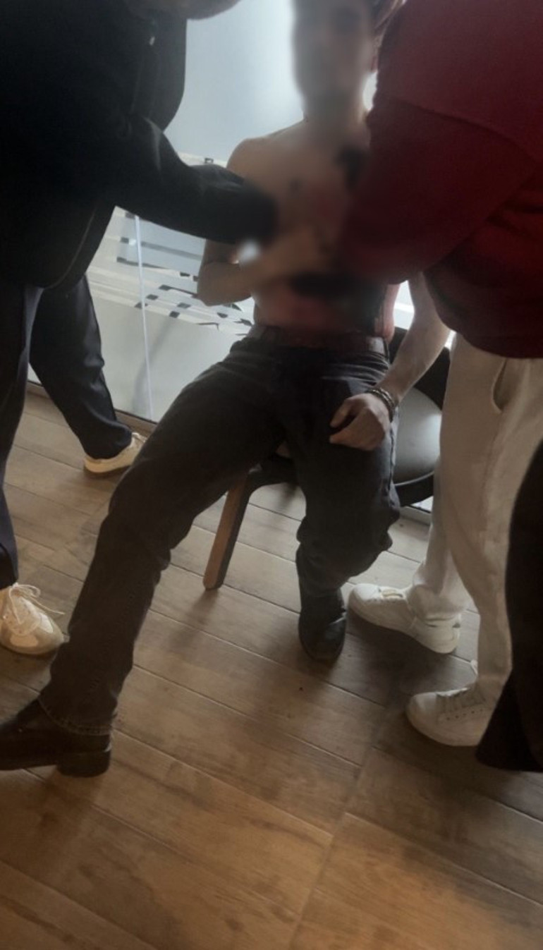  Ödev yüzünden arkadaşını göğsünden bıçakladı