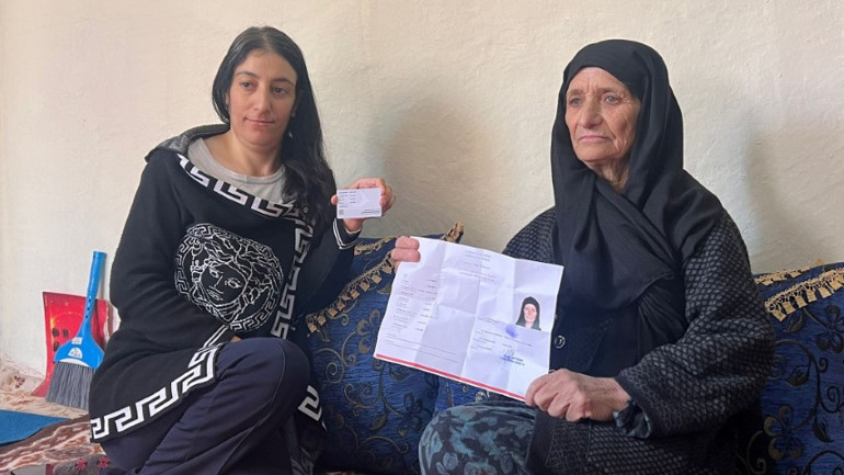 Kimliklerindeki bu yazı onları utandırıyor Bize bir çare bulun