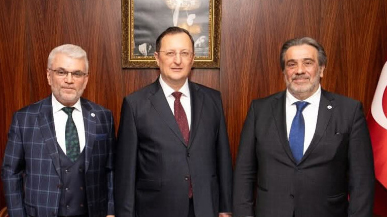 Büyükelçi Turandan Bavyera Başbakanı Södere ziyaret