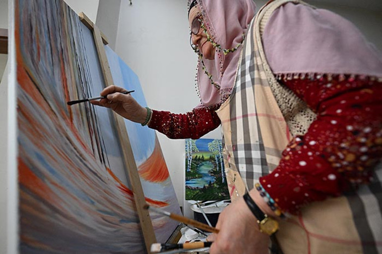  100 tane yaptı Çok keyif alıyorum, evde oturmak istemiyorum