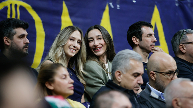 Fenerbahçe taraftarından skandal pankarta cevap