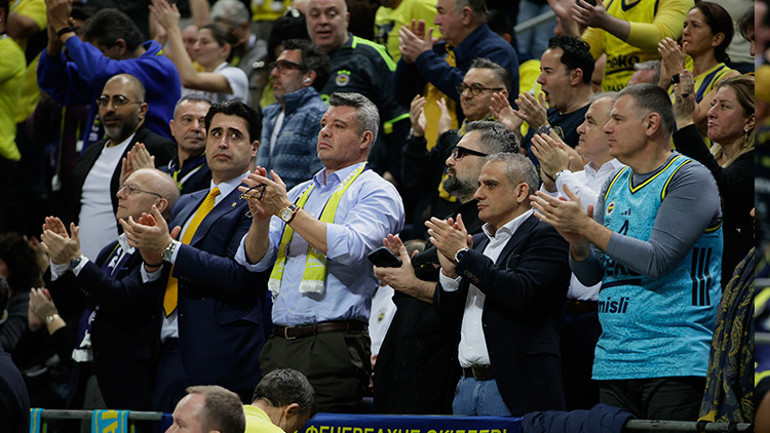 Fenerbahçe taraftarından skandal pankarta cevap