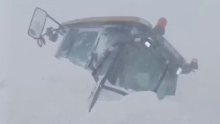 Çok kuvvetli sağanak, yoğun kar ve fırtına geliyor: Meteoroloji saat verdi Birçok ilde okullar tatil edildi: Çığ düştü, iş makineleri kar altında kaldı