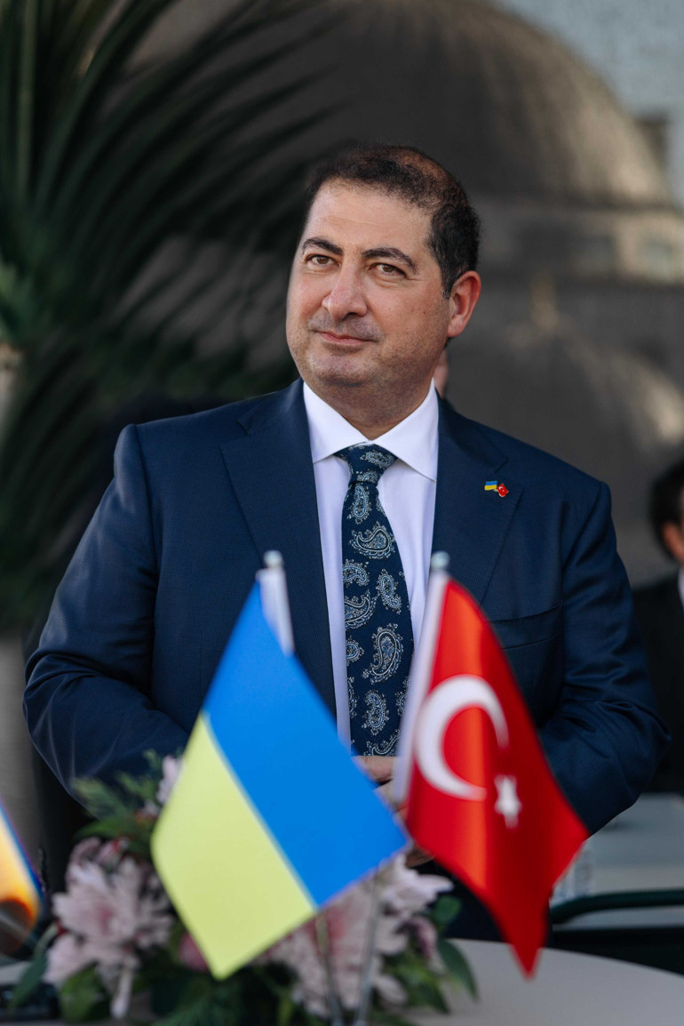 Ömer Faruk Sakarya’ya Ukrayna’dan yüksek devlet nişanı