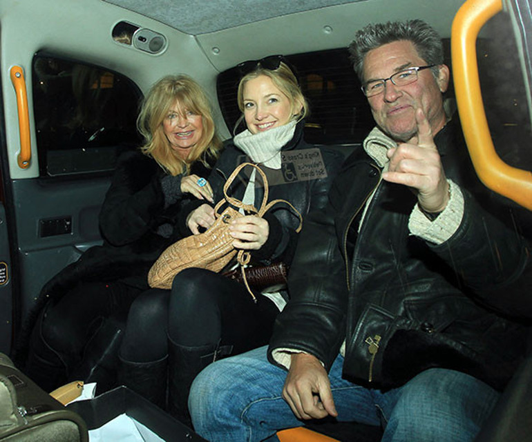 Şöhretin ve servetin içine doğdu… Ailesi ona gümüş tepsi sunmadı… ‘Her şeyi çalışarak kazan kızım’