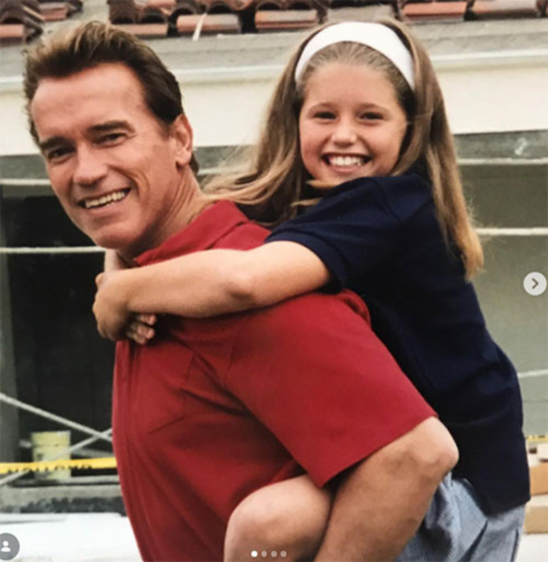 Sinemanın en sert yıldızlarından biriydi... Torunları görünce pamuk gibi oldu... Dede, gel resim çizelim