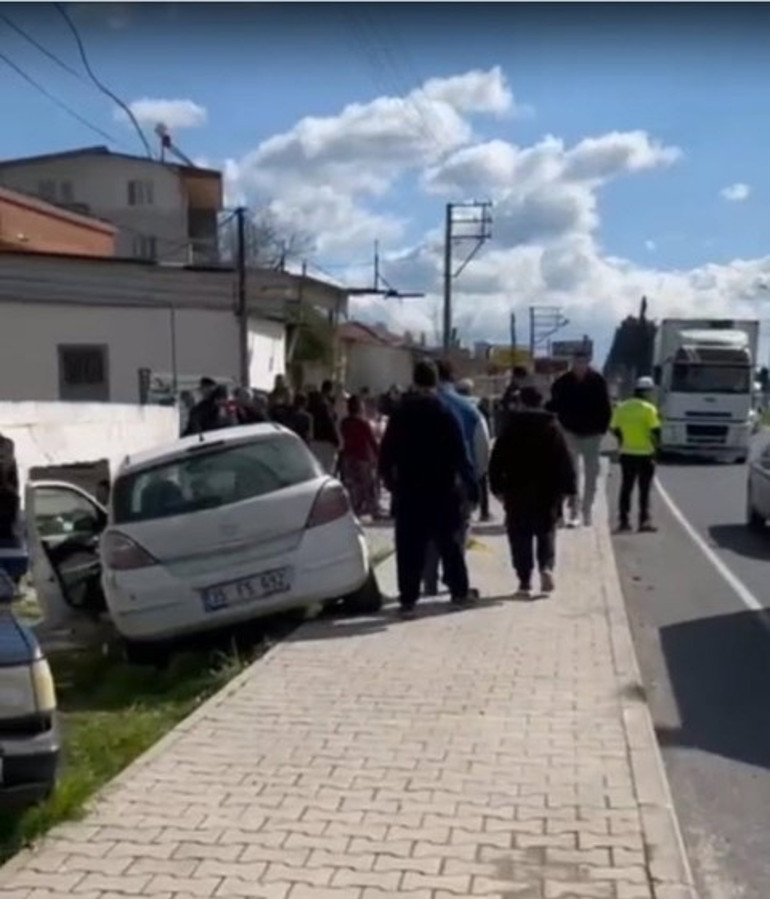 İzmirde korkunç olay: 3 çocuğuna yemek götürürken hayatını kaybetti