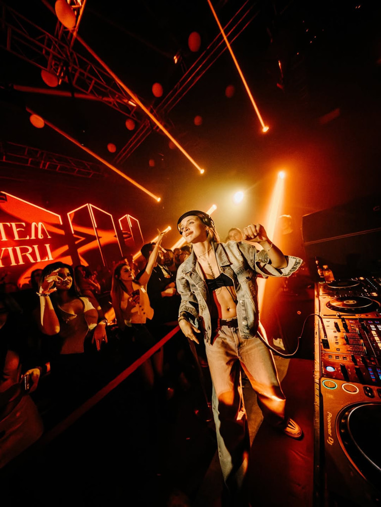 8 Mart’a ısınma turları…