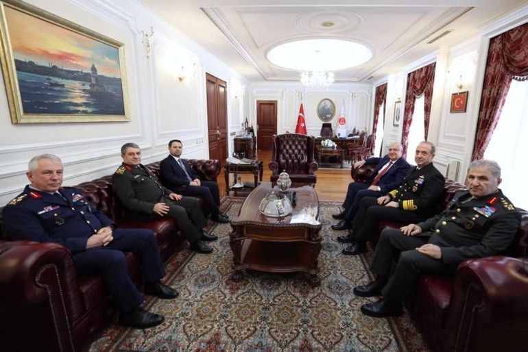 Milli Savunma Bakanı Gülerden Adalet Bakanı Gürleke hayırlı olsun ziyareti