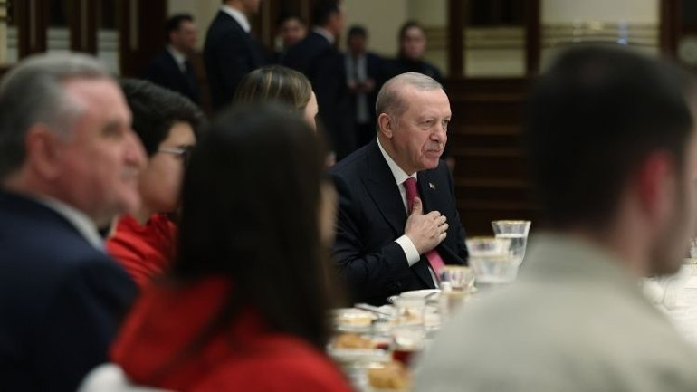 Son dakika... Cumhurbaşkanı Erdoğan: Gençler yarınlarımızın teminatıdır