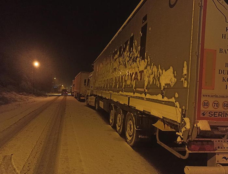 Meteoroloji uyardı: Yoğun kar ve kuvvetli fırtına etkili olacak Valilikler peş peşe duyurdu: İşte okulların tatil edildiği iller