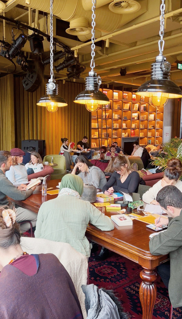 ‘Aradığınız kişiye ulaşılamıyor’ (Merak etmeyin, keyfi yerinde)