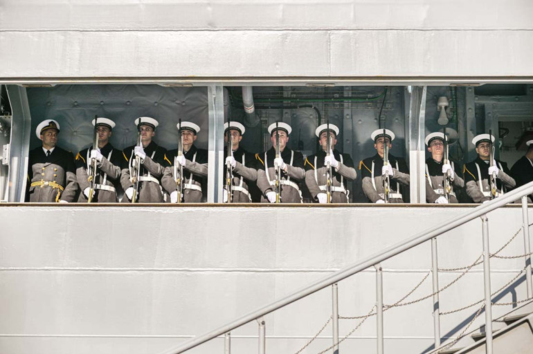  Etkileyici görüntü…. Türk savaş gemileri Rotterdam’ın kalbinde