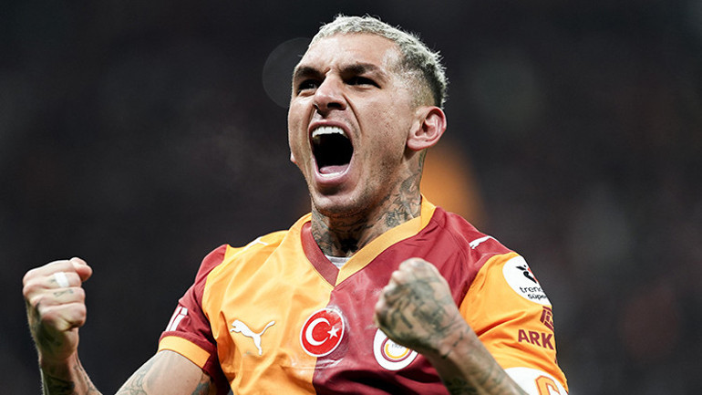 Galatasarayın iki yıldızına Alanyaspor galibiyetinin ardından methiyeler düzdü: Hayatlarındaki ilk maçı oynuyormuşçasına coşkululardı
