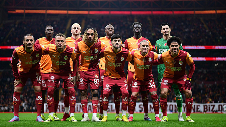 Galatasarayın iki yıldızına Alanyaspor galibiyetinin ardından methiyeler düzdü: Hayatlarındaki ilk maçı oynuyormuşçasına coşkululardı