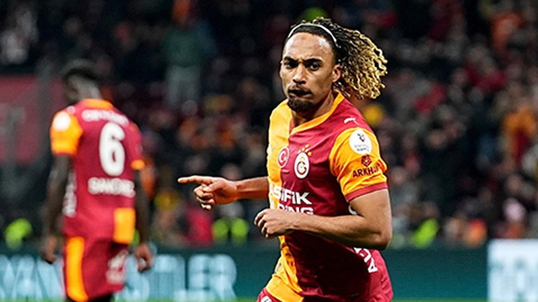 Galatasarayın iki yıldızına Alanyaspor galibiyetinin ardından methiyeler düzdü: Hayatlarındaki ilk maçı oynuyormuşçasına coşkululardı