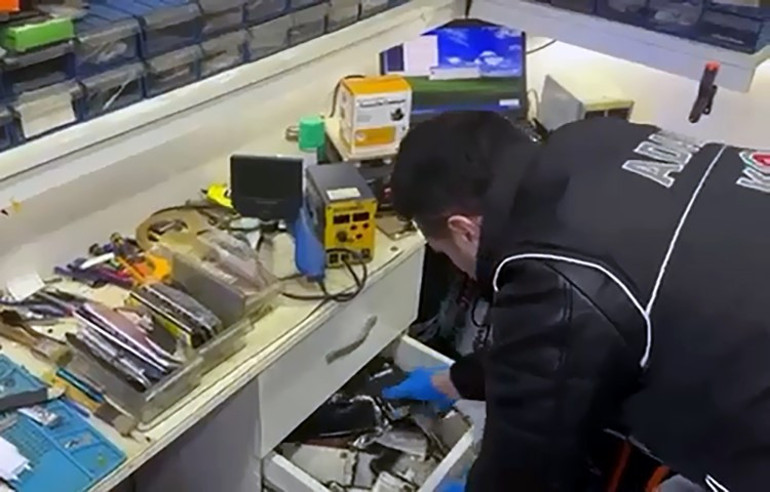 Telefon tamircisi görünümüyle çalışıyorlardı Kurdukları düzen ortaya çıktı: 11 gözaltı