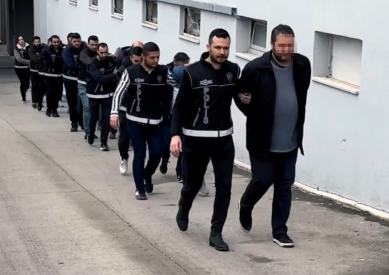 Telefon tamircisi görünümüyle çalışıyorlardı Kurdukları düzen ortaya çıktı: 11 gözaltı