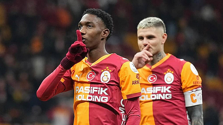Galatasarayda erken ayrılık Yeni takımını duyurdular