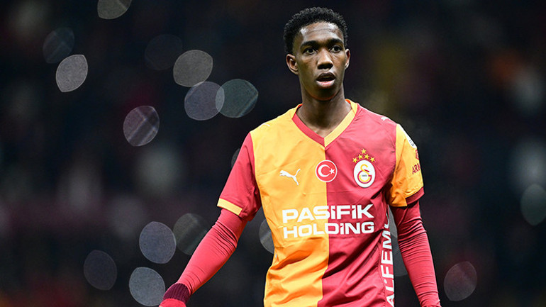Galatasarayda erken ayrılık Yeni takımını duyurdular