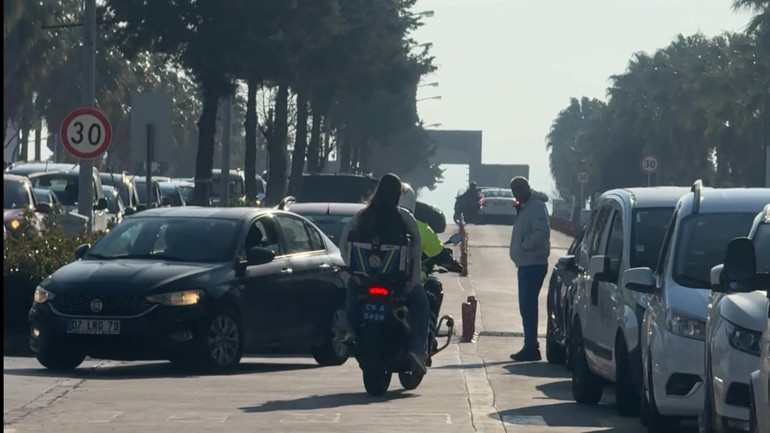 Sınav öncesi kimliğini unutan öğrencinin yardımına motorize polis timi yetişti