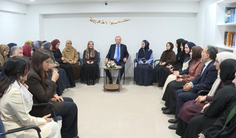 Cumhurbaşkanı Erdoğan üniversite öğrencileri ile bir araya geldi