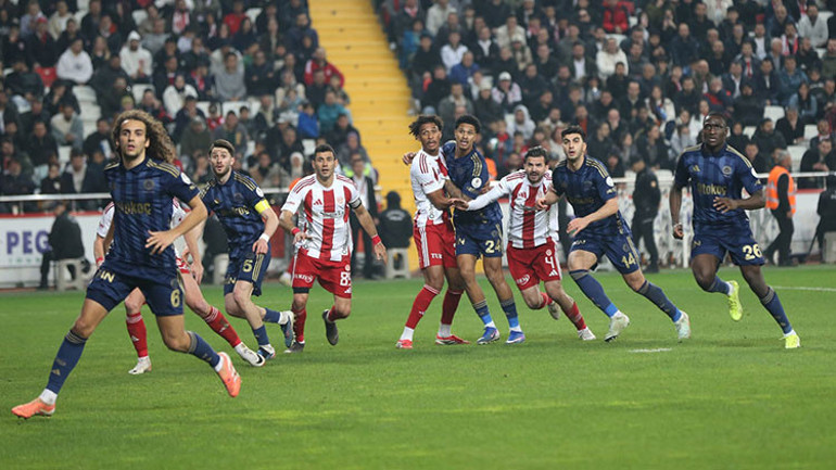 Antalyaspor-Fenerbahçe maçı sonrası yazdılar: Kasırganın tetiklenmesine neden olabilir