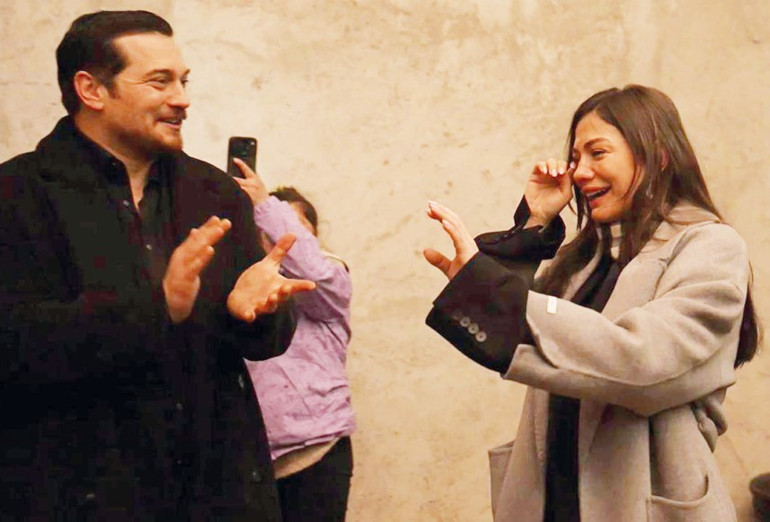 Demet Özdemire pastalı sürpriz