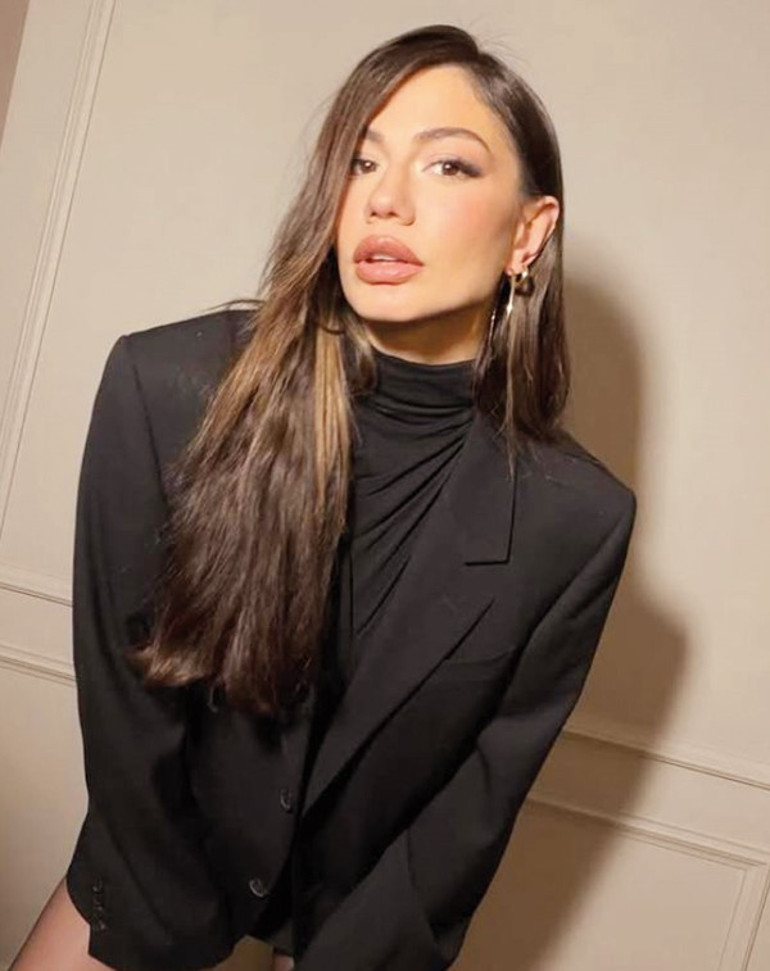 Demet Özdemire pastalı sürpriz