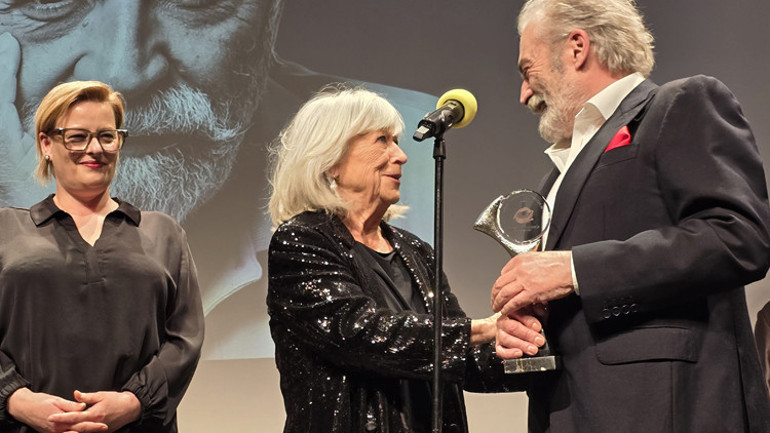Haluk Bilginer’e yoğun ilgi