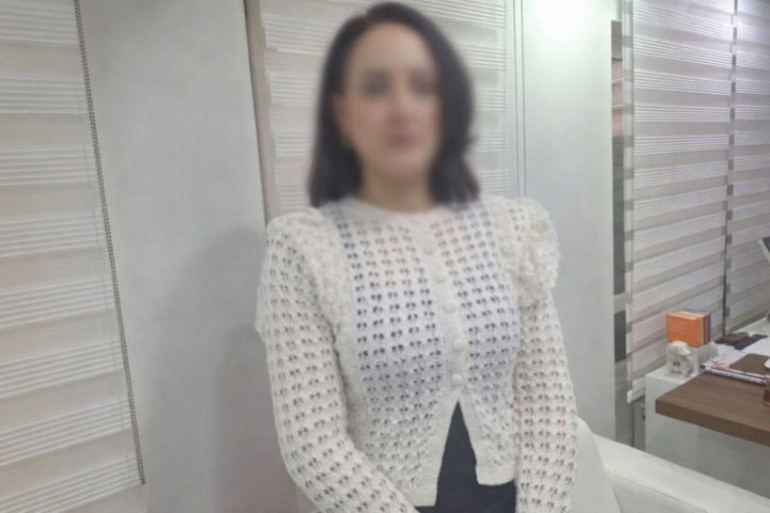 Tayt ve şort giymeye zorlandığını iddia eden kadından 500 bin liralık tazminat davası