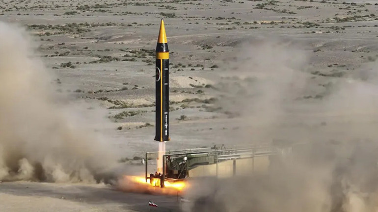  Hürremşehr balistik füzesi...