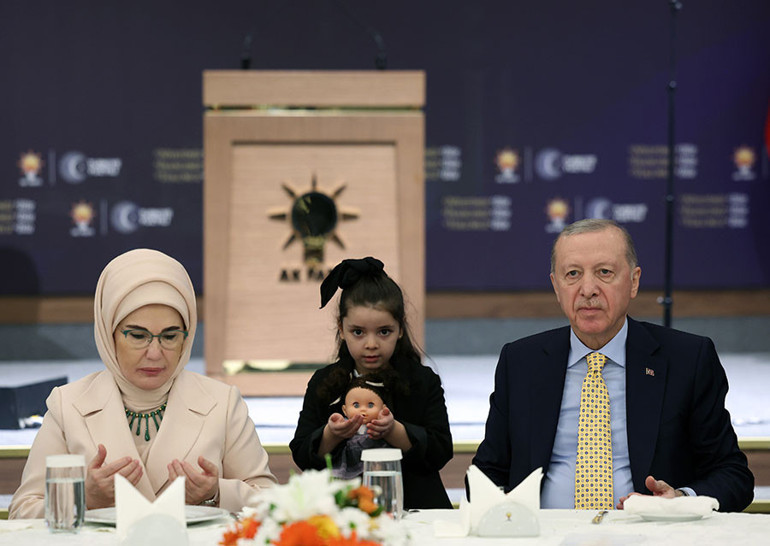 Son dakika... Cumhurbaşkanı Erdoğan: İran halkı kardeşimizdir, asırlardır barış içindeyiz