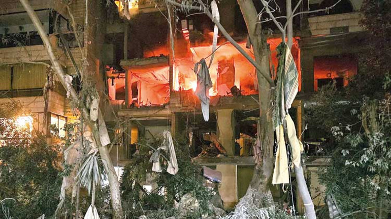 Karşılıklı yaylım ateşi... Tahran’a bombardıman