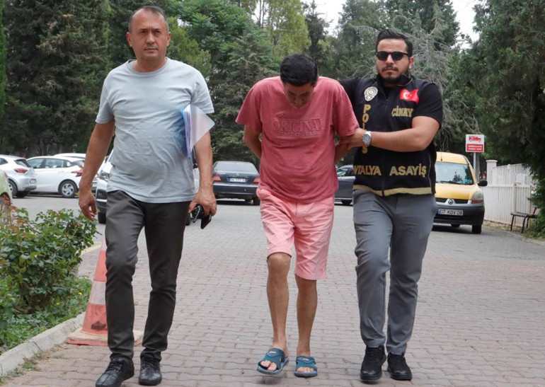 Oğlunu parkta 36 bıçak darbesi ile öldürmüştü: Cezası belli oldu