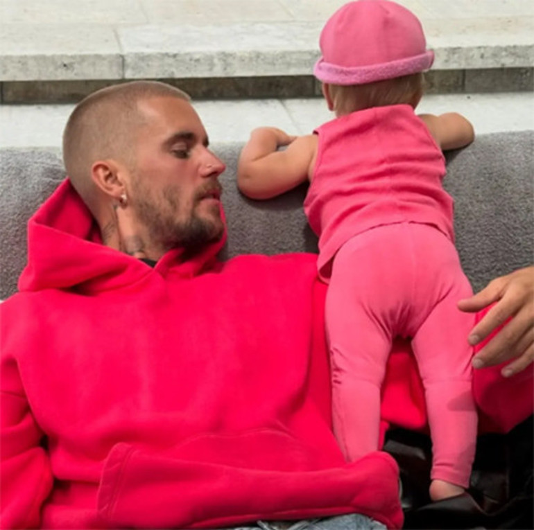 Şöhret yolunu yürürken çok seferler tökezlemişti… Güzel karısı yanında, oğlu beşiğinde uykuda… Yeni yaşına tüm dilekleri gerçek olarak girdi